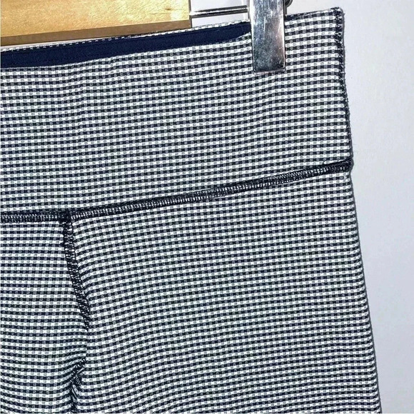 Lululemon  Crops - Picture 6 of 7